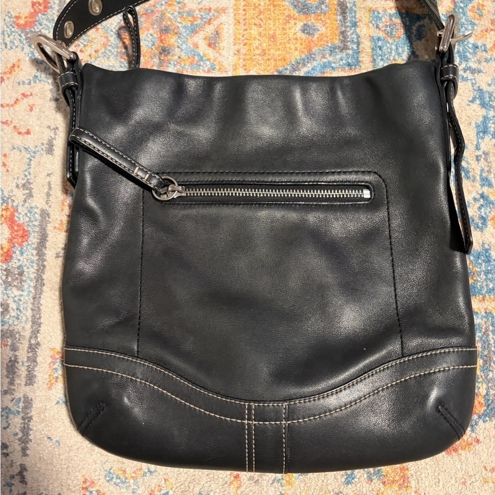 Coach soho slim black leather crossbody bag with contrast stitching - Picture 6 of 10